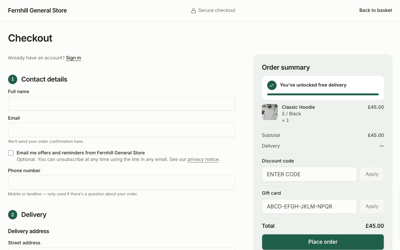 The checkout: contact details, delivery address and payment on the left, and the order summary with the total on the right.